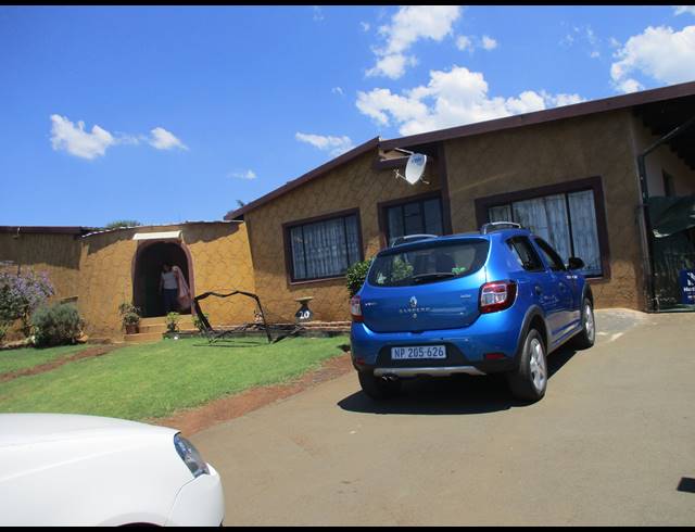 5 BEDROOM FREEHOLD FOR SALE IN HOWICK WEST